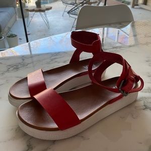 Mia shoes in red leather